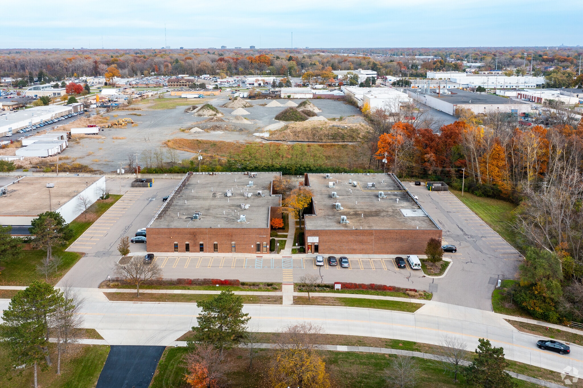 2117021186 Bridge St, Southfield, MI 48033 Bridge Commerce Center I