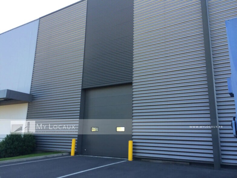 Industrial in Villeneuve-la-Garenne for lease - Building Photo - Image 3 of 9
