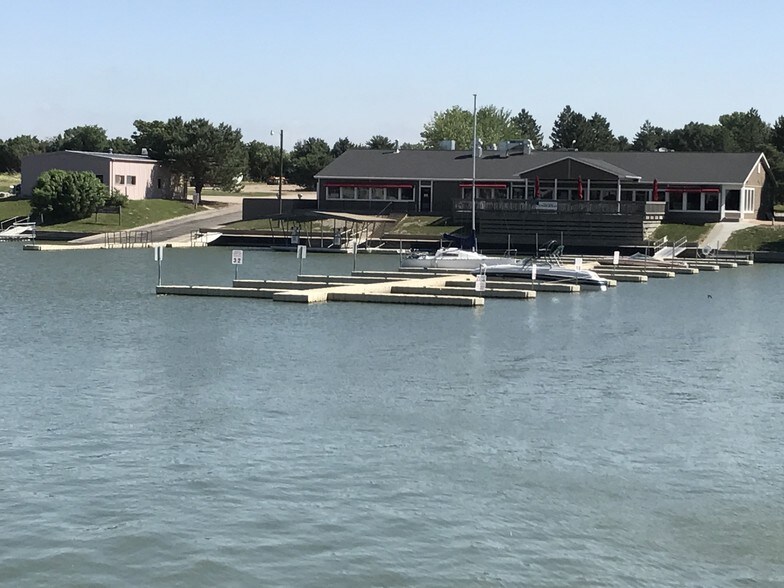 2 Lakeview Acres Dr, Johnson Lake, NE 68937