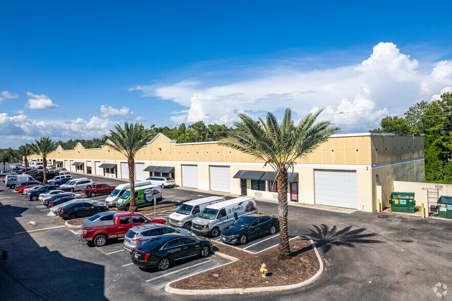 10090 Intercom Dr, Fort Myers, FL for lease - Building Photo - Image 3 of 12