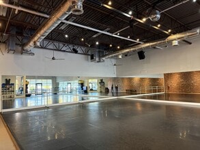 735 N Main St, Alpharetta, GA for lease Interior Photo- Image 2 of 6