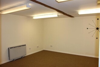 Rotten Row, Henley On Thames for lease Interior Photo- Image 1 of 1