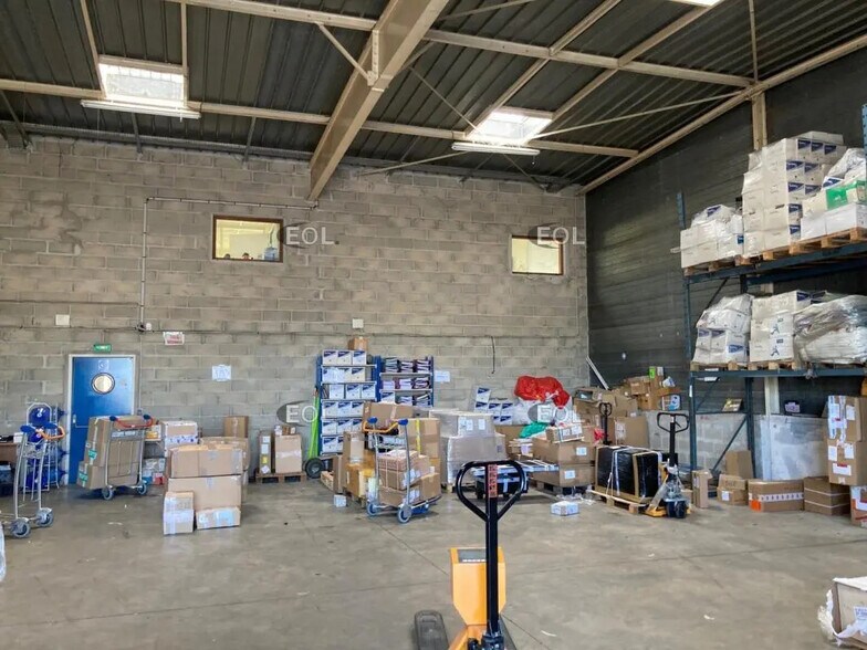 Flex in Orly for lease - Interior Photo - Image 3 of 5