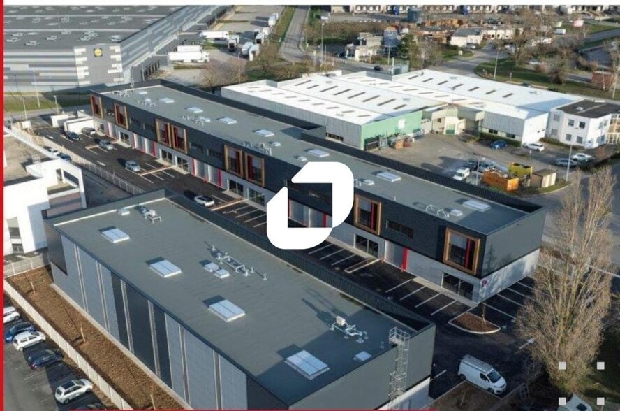 Flex in Saint-Quentin-Fallavier for lease - Building Photo - Image 3 of 14