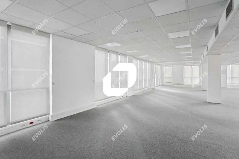 Office in Montreuil for lease - Interior Photo - Image 1 of 14