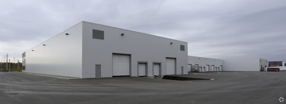 1015-1037 Rue Des Forges, Terrebonne, QC for lease - Building Photo - Image 2 of 16