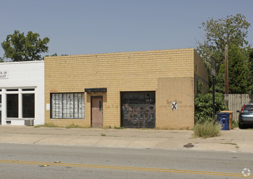 4626 Burnet Rd, Austin, TX for lease - Primary Photo - Image 1 of 2