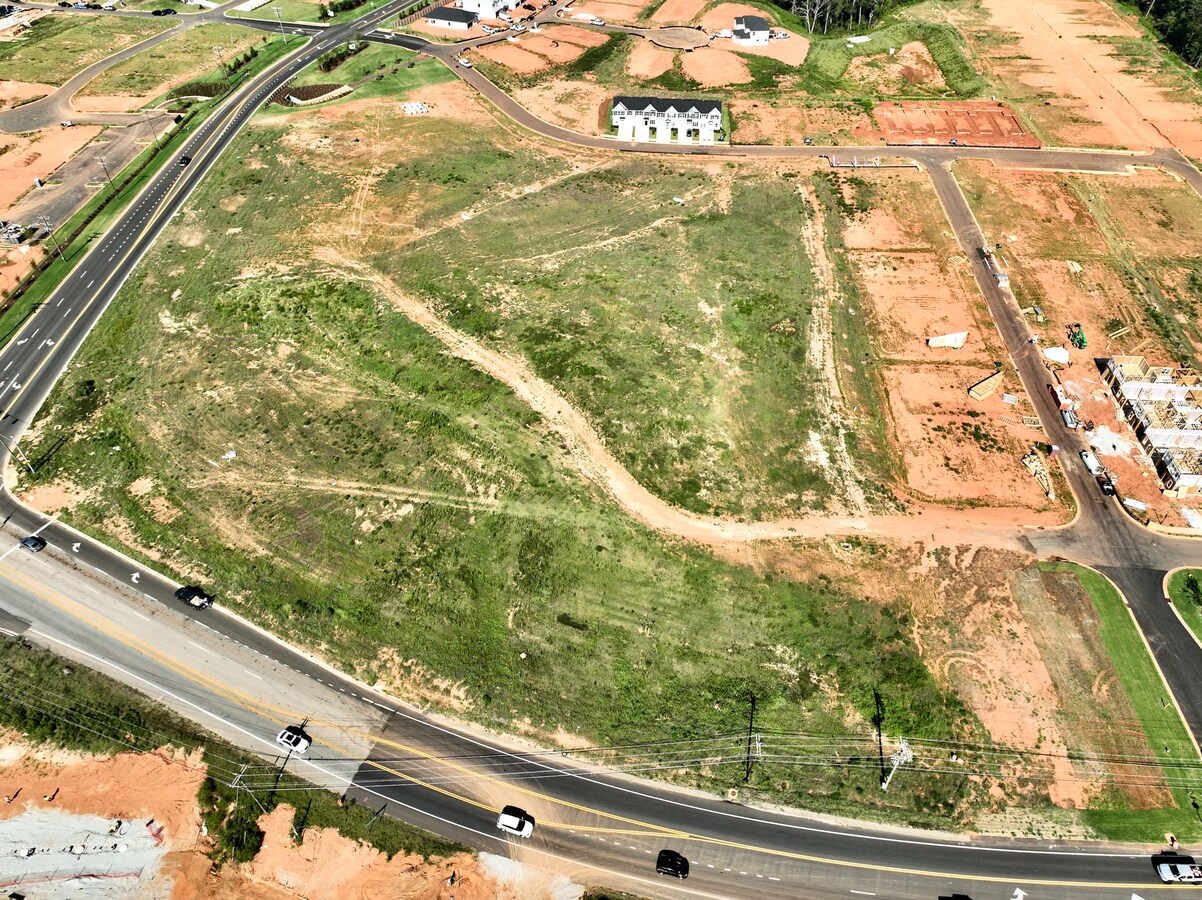 1116 Ashmore Bridge Rd, Greenville, SC 29605 Outparcels in Shopping