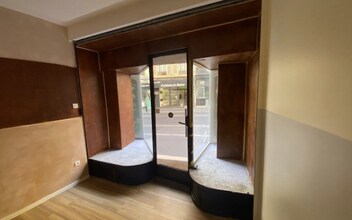 Rue De Clichy, Paris for lease Interior Photo- Image 2 of 10