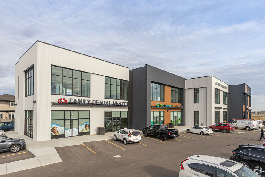 1 Chappelle Vis, Edmonton, AB for sale - Building Photo - Image 2 of 3