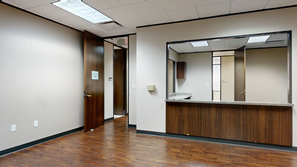 6655 Travis St, Houston, TX for lease - Matterport 3D Scan - Image 3 of 8