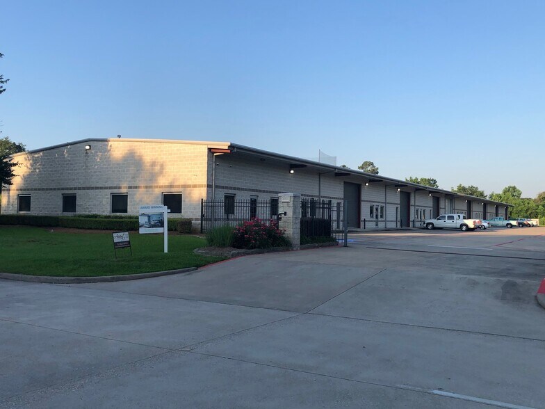 16535 Hollister St, Houston, TX for lease - Building Photo - Image 1 of 6