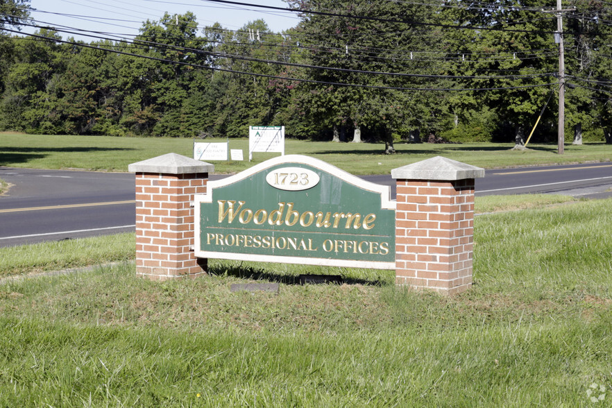 1723 Woodbourne Rd, Levittown, PA for sale - Building Photo - Image 1 of 1