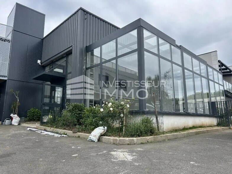 Retail in Baillet-en-France for lease - Building Photo - Image 1 of 7