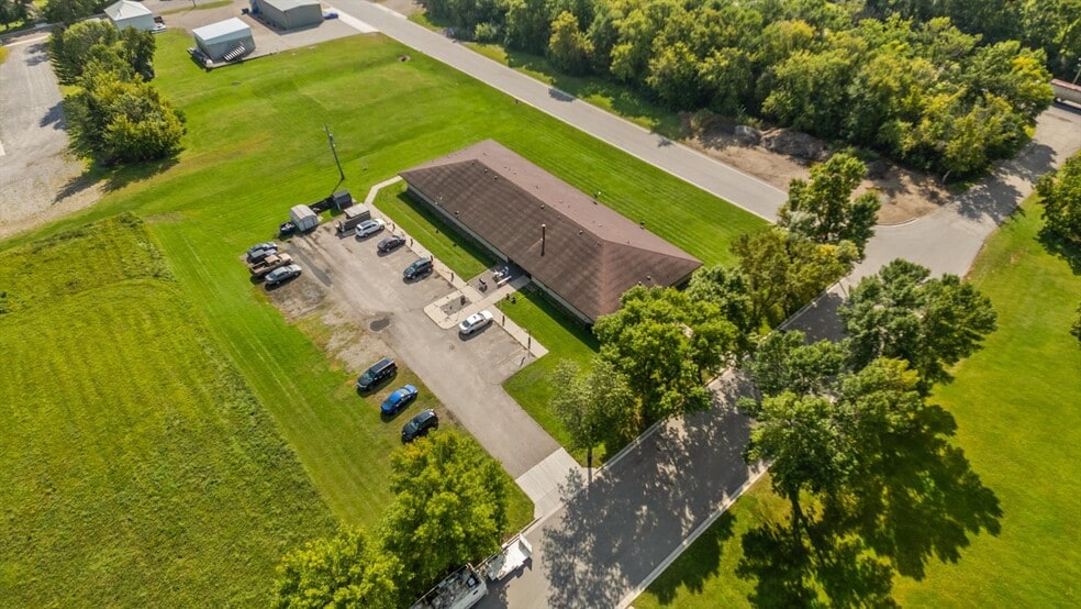 23 Neptune St N, Cosmos, MN for sale - Building Photo - Image 1 of 39