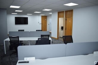 Admirals Way, London for lease Interior Photo- Image 1 of 7