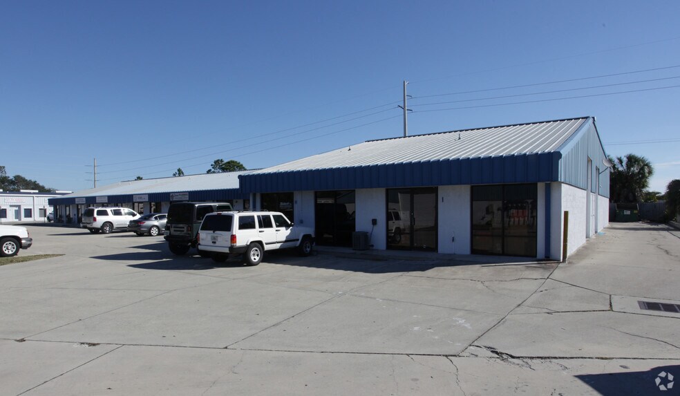 125 Corporation Way, Venice, FL for sale - Primary Photo - Image 1 of 1