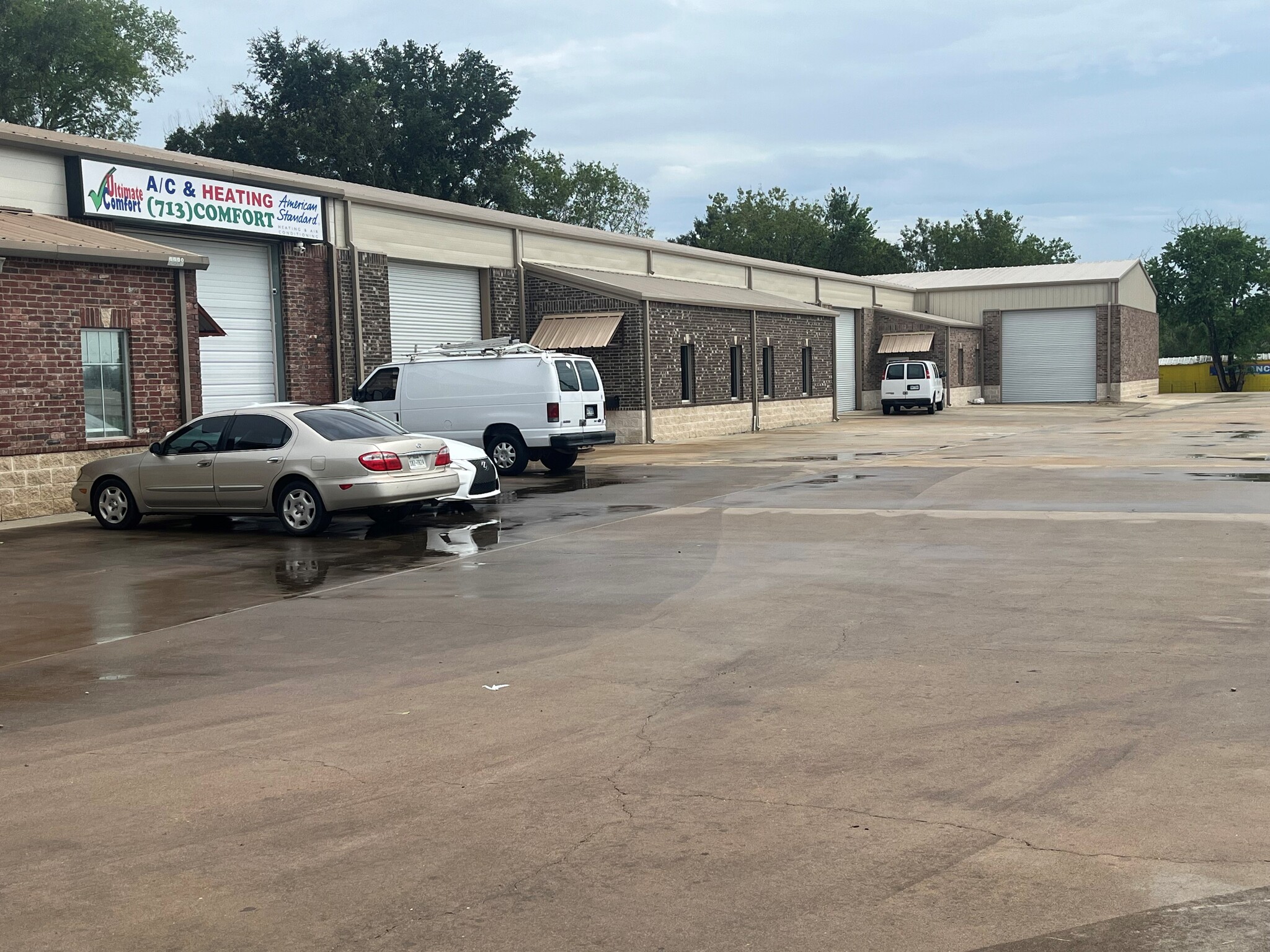 2222 Sam Houston Pkwy w, Houston, TX for lease Building Photo- Image 1 of 5