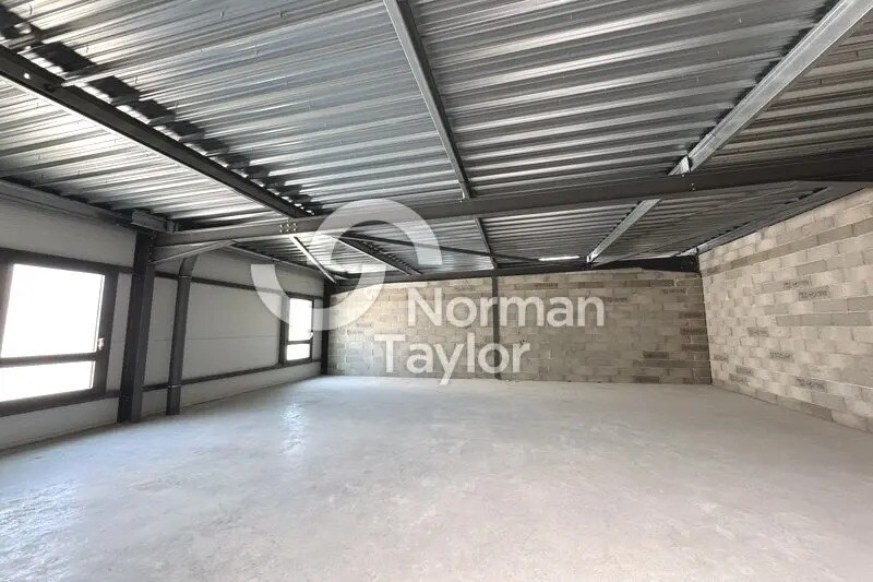 Flex in Montpellier for lease - Interior Photo - Image 1 of 20