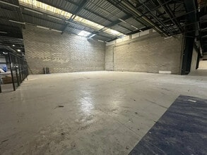 Flex in Villeron for lease Building Photo- Image 2 of 3