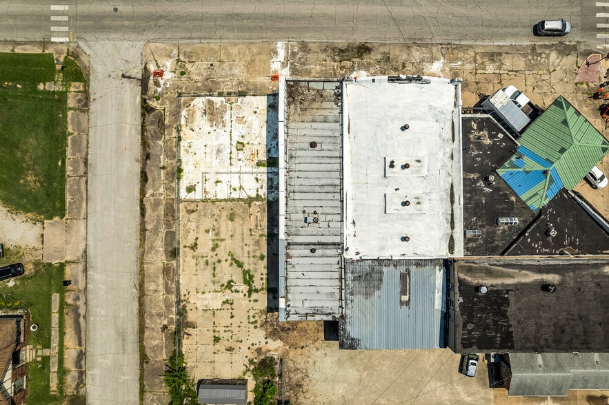 110 N Okmulgee Ave, Okmulgee, OK for sale - Building Photo - Image 3 of 14