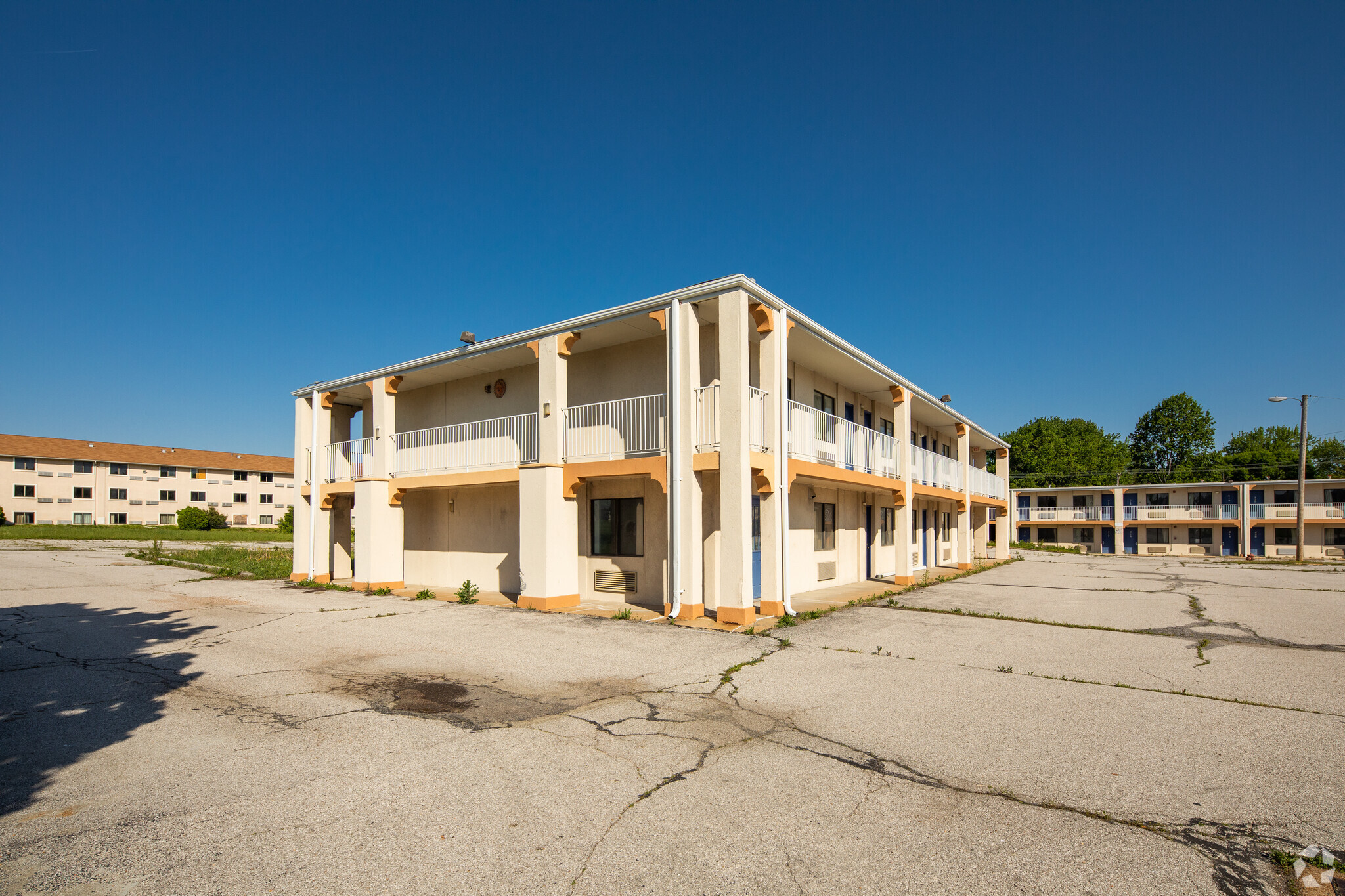 3657 Pennridge Dr, Bridgeton, MO for sale Primary Photo- Image 1 of 1