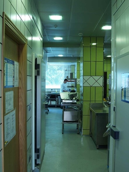 Retail in Cáceres for sale - Building Photo - Image 2 of 5