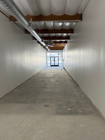 6502 Hollywood Blvd, Hollywood, CA for lease - Building Photo - Image 3 of 6