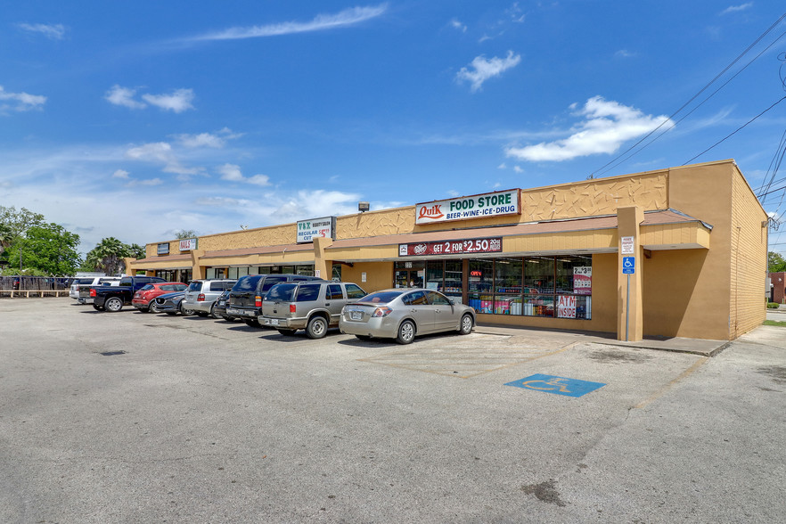 223-231 Cavalcade St, Houston, TX for lease - Building Photo - Image 1 of 2