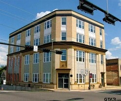 202 E Main St, Henderson TX - Government Property