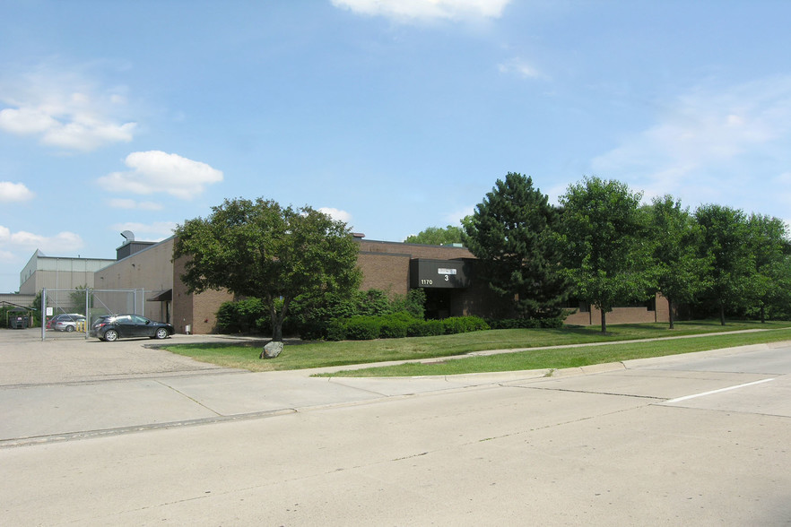 1170 Chicago Rd, Troy, MI for lease - Building Photo - Image 1 of 5