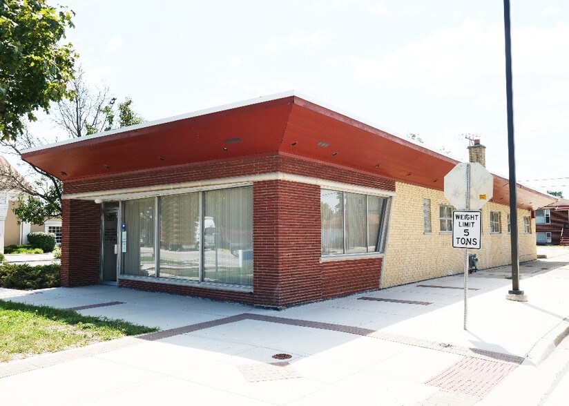 7557 W 63rd St, Summit Argo, IL 60501