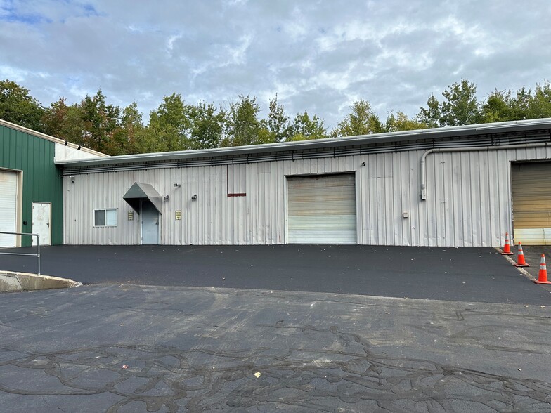 64 Industrial Park Rd, Saco, ME for lease - Building Photo - Image 1 of 3