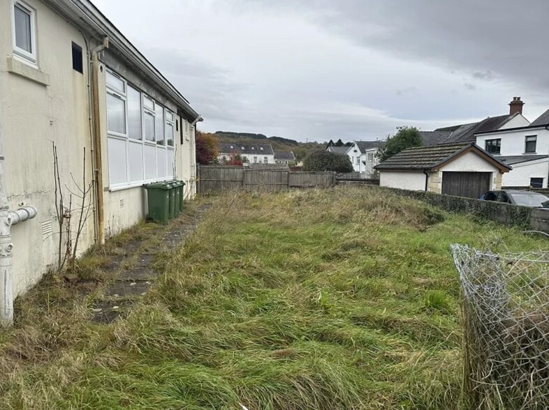 5 Derwen Rd, Ystradgynlais for sale - Building Photo - Image 3 of 14