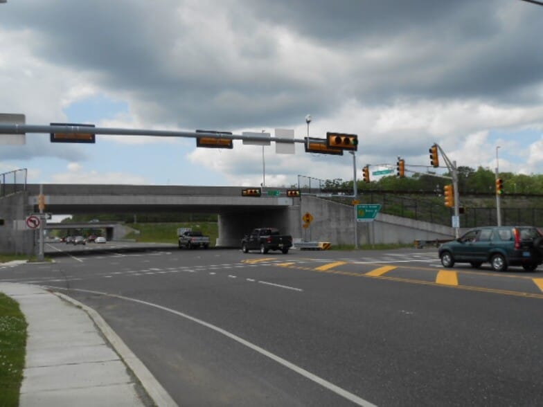 4 E Jimmie Leeds Rd, Galloway, NJ for lease - Building Photo - Image 3 of 7