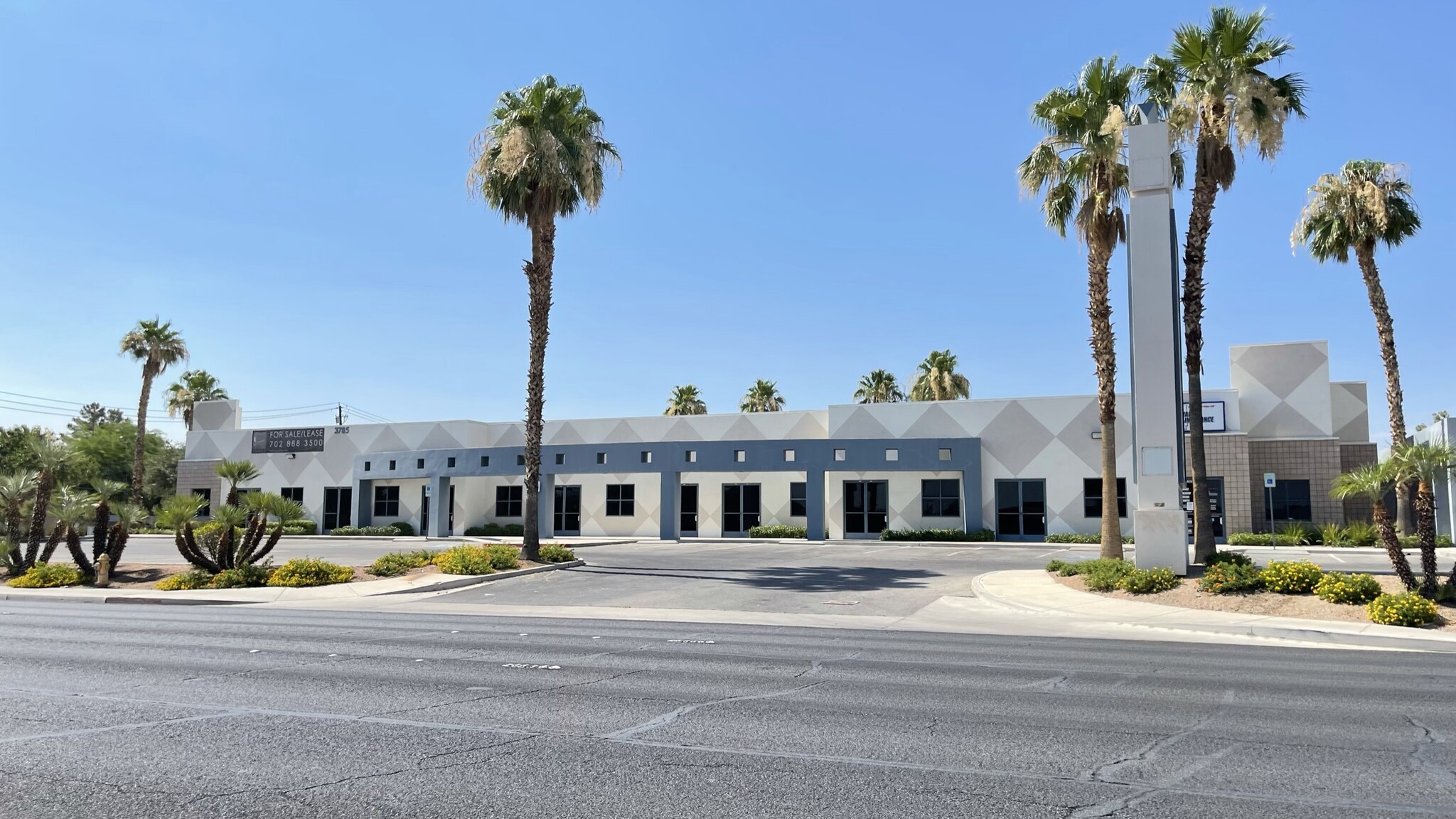 3785 E Sunset Rd, Las Vegas, NV for lease Building Photo- Image 1 of 15