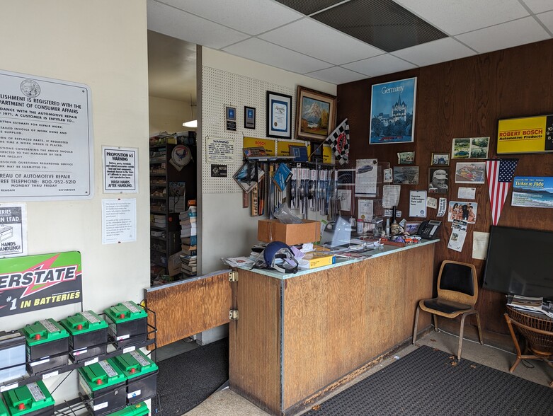 3939 El Camino Real, Palo Alto, CA for lease - Interior Photo - Image 2 of 5