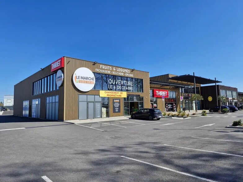 161 Route De Paris, Fenouillet for lease - Building Photo - Image 2 of 4