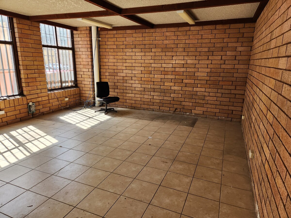 76 Hume Hwy, Lansvale, NSW 2166 - Unit 6 - - Interior Photo - Image 1 of 9