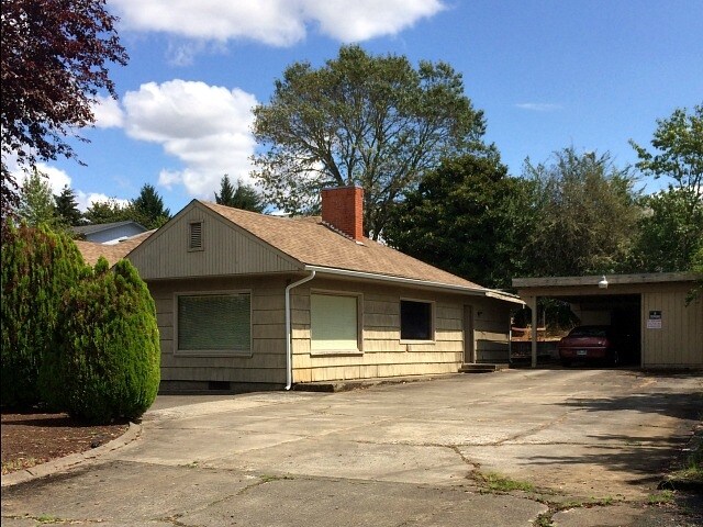 859 W Lookingglass Rd, Roseburg, OR for sale Primary Photo- Image 1 of 1