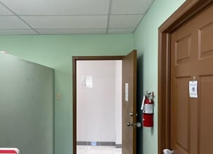 107 Holland St E, Bradford West Gwillimbury, ON for lease Interior Photo- Image 2 of 6