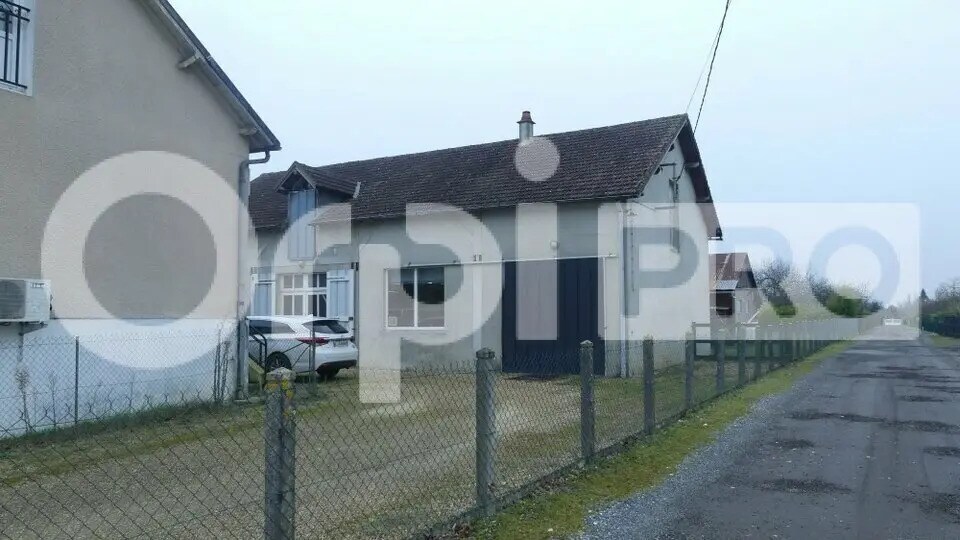 Office in Aubigny-sur-Nère for sale Building Photo- Image 1 of 13