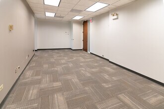1821 Walden Office Sq, Schaumburg, IL for lease Interior Photo- Image 1 of 8