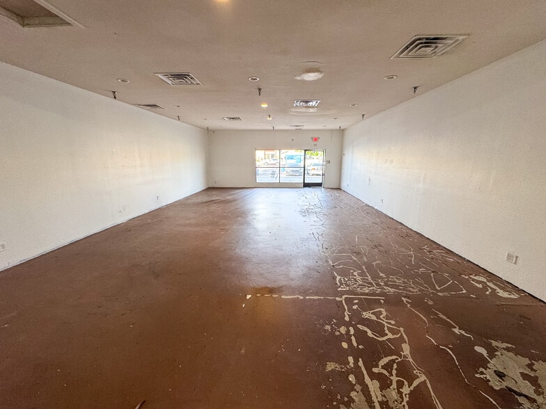 68303 E Ramon Rd, Cathedral City, CA for lease - Interior Photo - Image 2 of 10