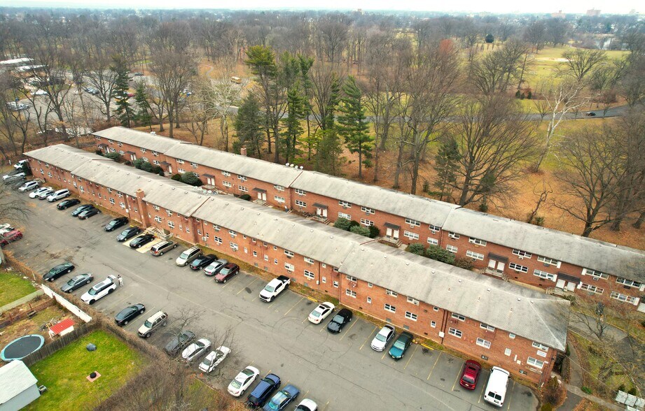 609 Newman Pl, Roselle, NJ 07203