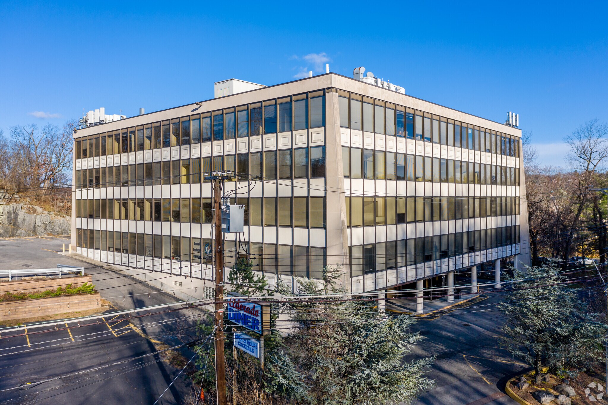 33 W Main St, Elmsford, NY 10523