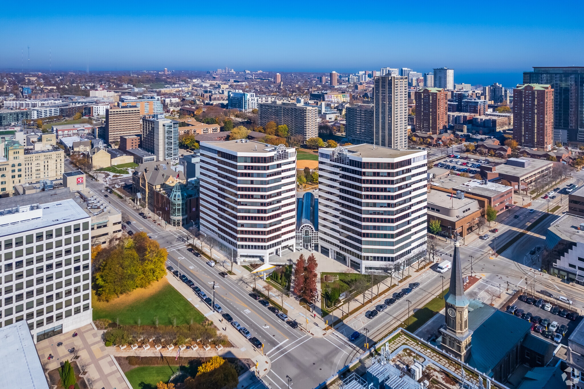 330 E Kilbourn Ave, Milwaukee, WI 53202 330 Kilbourn