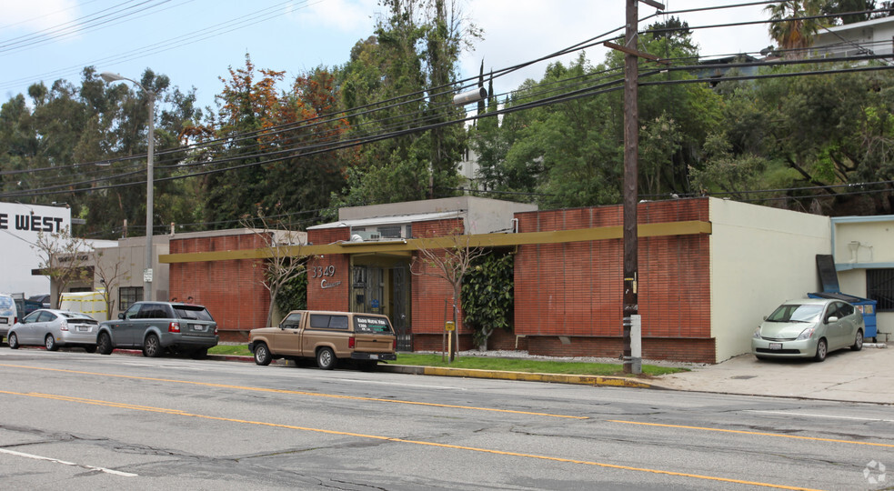 3349 Cahuenga Blvd W, Los Angeles, CA for sale - Primary Photo - Image 1 of 1