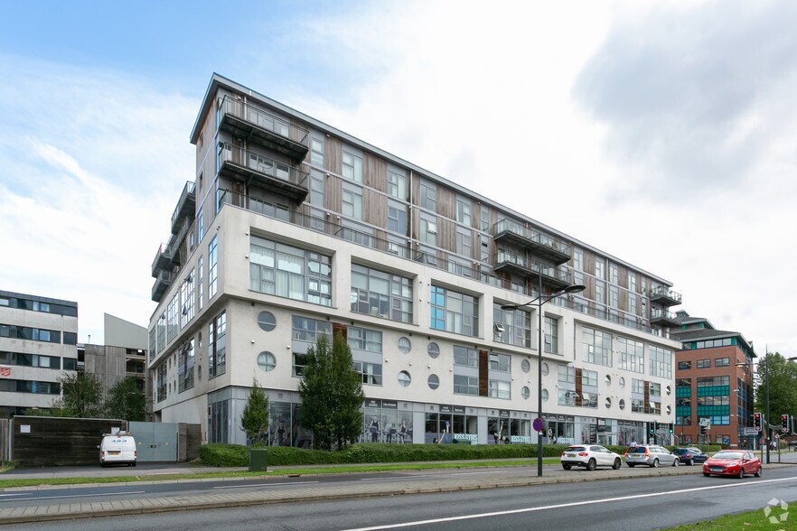 Princes St, Swindon, SN1 2SD Paramount Building