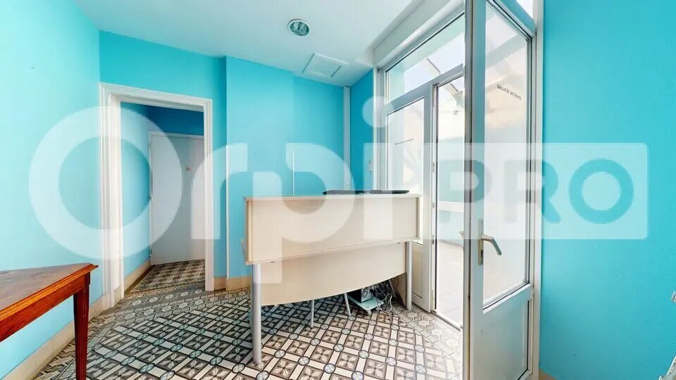 Flex in Arras for sale - Interior Photo - Image 2 of 12